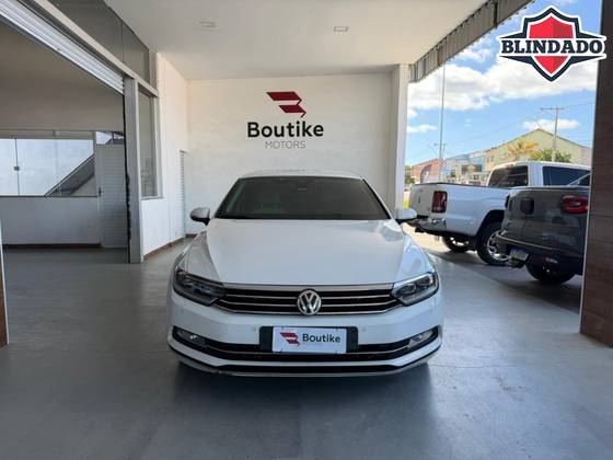 VOLKSWAGEN PASSAT 2.0 16V TSI BLUEMOTION GASOLINA HIGHLINE 4P DSG VOLKSWAGEN PASSAT 2.0 16V TSI BLUEMOTION GASOLINA HIGHLINE 4P DSG